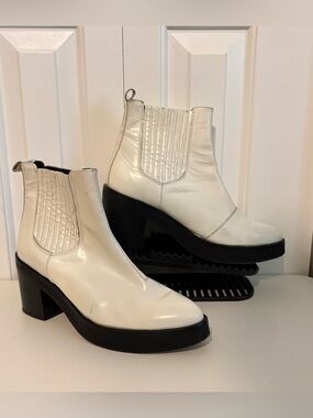 TOPSHOP, White Chelsea Platform Ankle Boots with Black Sole